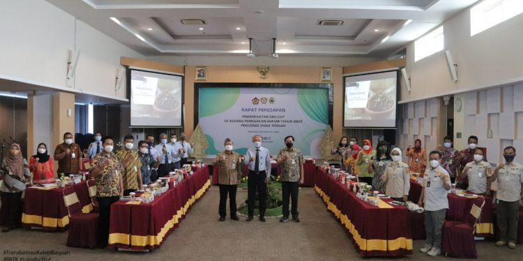 Kegiatan koordinasi dilaksanakan oleh Bea Cukai Jawa Tengah dan DIY dengan Sekretariat Daerah Jawa Tengah, Dinas Perindustrian Jawa Tengah, dan Satpol PP Jawa Tengah. Foto : Bea Cukai