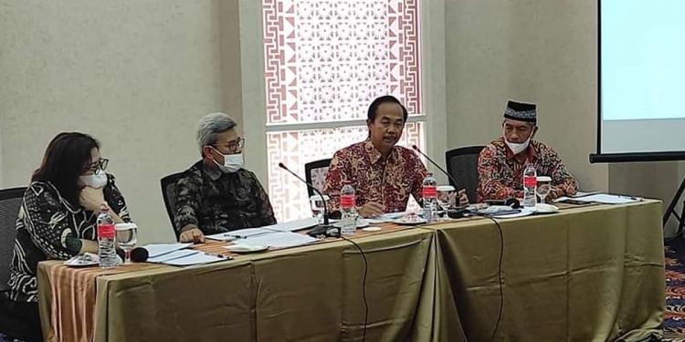 Irjen Kementerian ATR/BPN Sunraizal saat melakukan sidak menindaklanjuti aduan warga terhdap pelayanan di Kantah Kota Bandar Lampung
