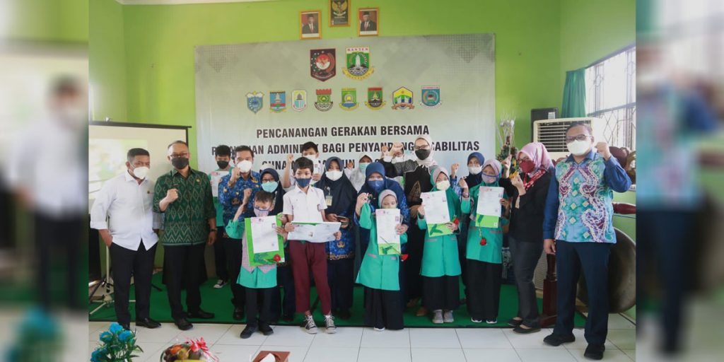 Pj Gubernur Banten Canangkan Gerakan Pelayanan Adminduk Bagi Penyandang Disabilitas - adminduk - www.indopos.co.id