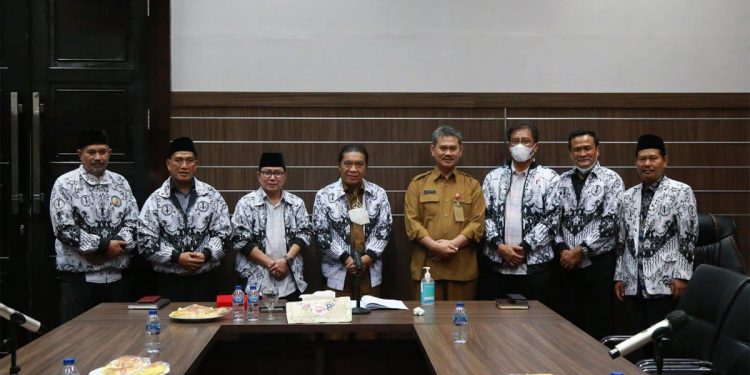 Penjabat Gubernur Banten Al Muktabar