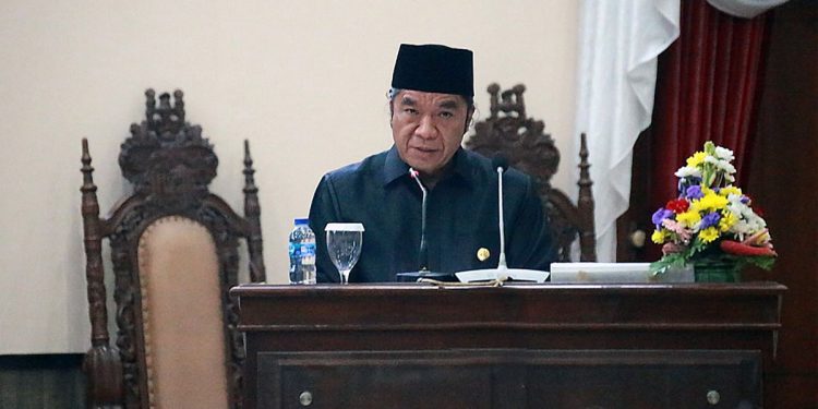 Pj Gubernur Banten Al Muktabar. Foto: Humas Pemprov Banten for indopos.co.id