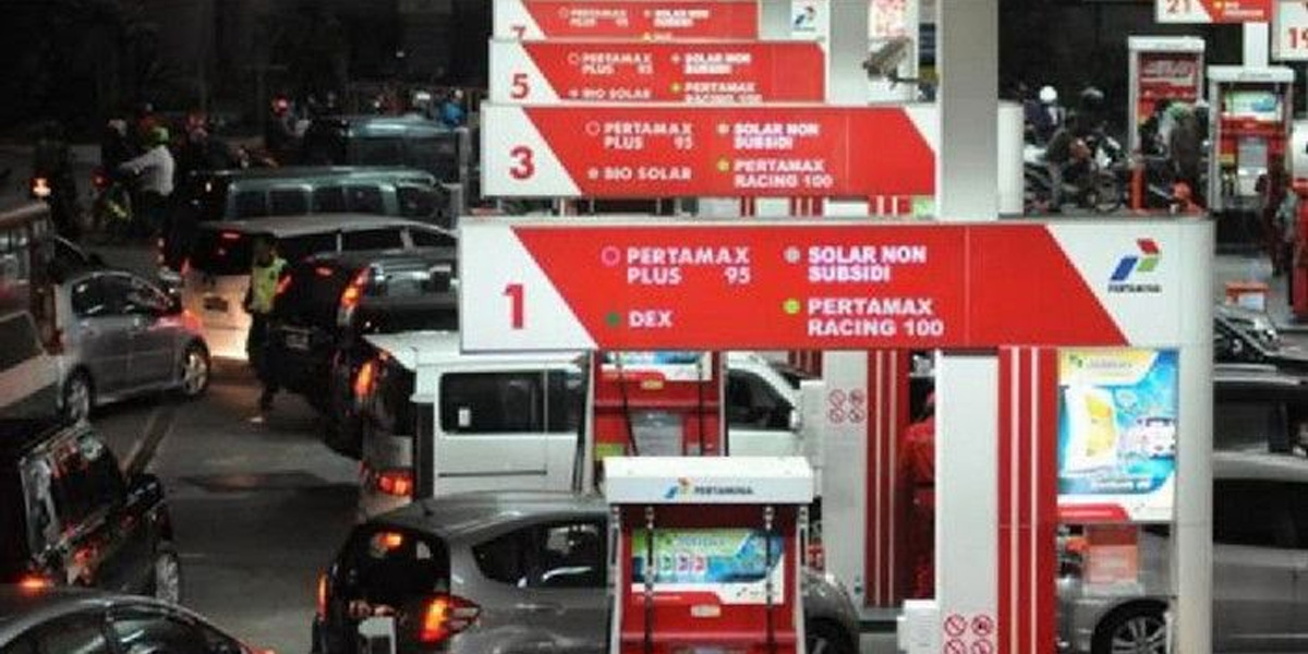 Harga BBM Subsidi Naik di Waktu Tidak Tepat, Indonesia Terancam Stagflasi - spbu bbm - www.indopos.co.id