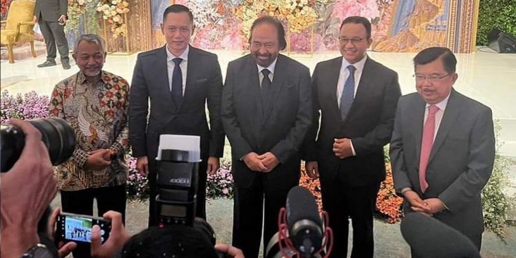 Gubernur DKI Jakarta Anies Baswedan (dua dari kanan) dan Ketua Umum Partai Demokrat Agus Harimurti Yudhoyono (AHY/ dua dari kanan). Foto: Instagram/@aniesbaswedan