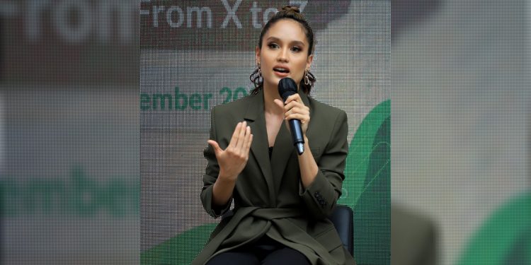 Brand ambassador BRI Cinta Laura Kiehl, dalam acara edukasi rutin Diskusi Taman BRI yang dengan tema Let’s Talk About ESG From X to Z. Foto: BRI untuk INDOPOS.CO.ID
