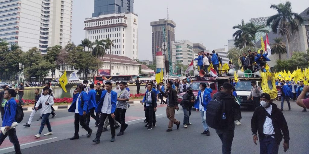 1.900 Orang Buruh-Mahasiswa Demo Tolak BBM Naik di Jakarta Pusat - demo mahasiswa1 - www.indopos.co.id