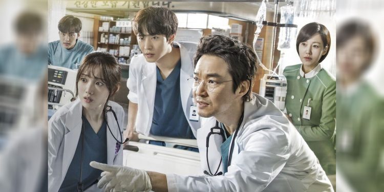 Dr. Romantic musim 3 telah memulai syuting dan akan tayang pada tahun 2023. (Soompi.com)