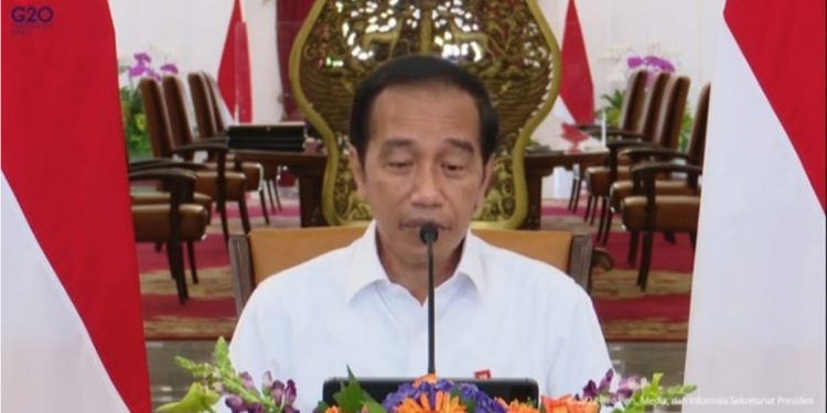 Presiden Joko Widodo (Jokowi) memberikan keterangan soal kenaikan harga BBM subsidi di Indonesia. (Sekretariat Presiden)