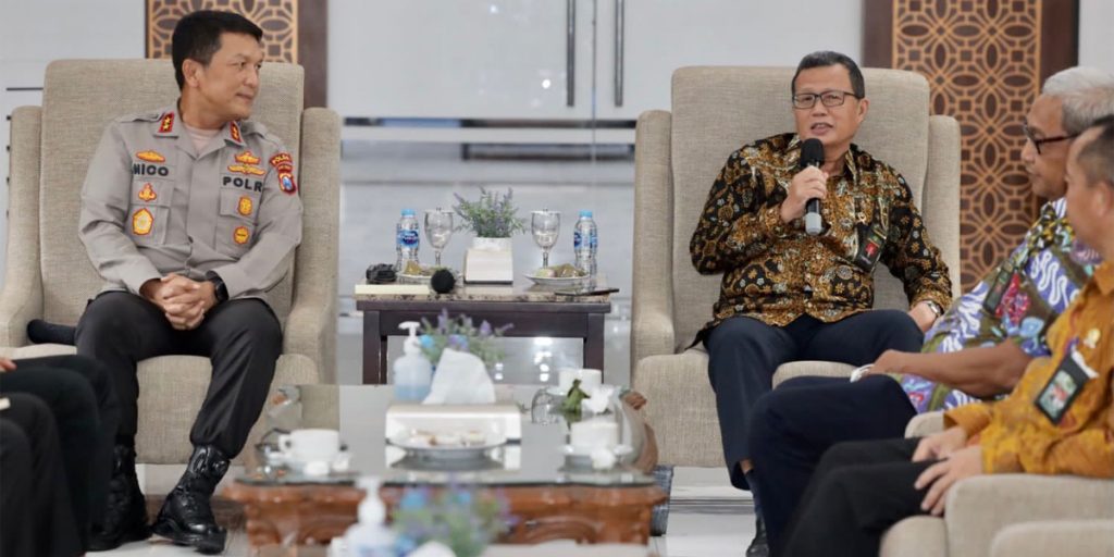 Kapolda Jatim Sambut Hangat Kunjungan Ketua Pengadilan Tinggi Surabaya - kapolda jatim - www.indopos.co.id