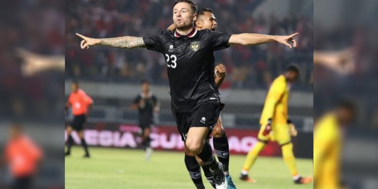 Gelandang Timnas Indonesia Marc Klok melakukan selebrasi usai mencetak gol ke gawang Curacao. Foto: Instagram/@pssi