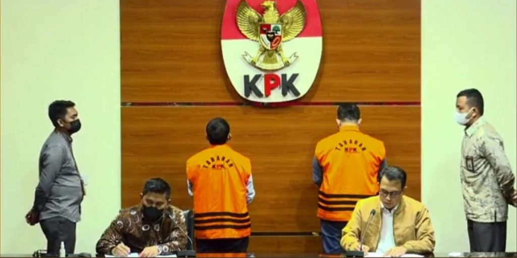 Empat Orang Ditetapkan Tersangka, KPK Terus Buru Bupati Mamberamo Tengah - kpk preskon 1 - www.indopos.co.id