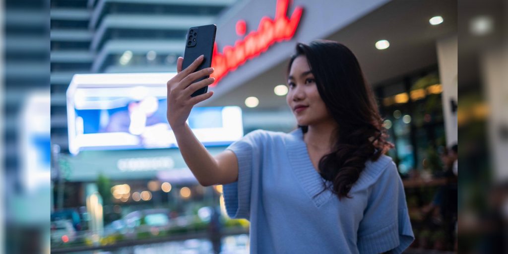 Kecanggihan Kamera Galaxy A23 5G Mudahkan Generasi Muda Bikin Konten Awesome - selfie - www.indopos.co.id