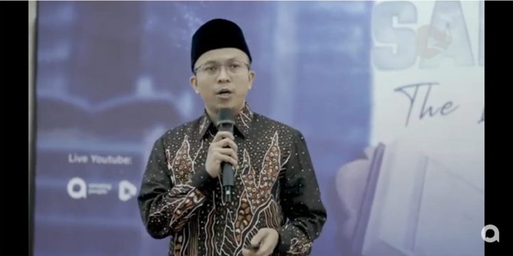Pembina Cinta Quran Foundation Ustadz Fatih Karim memberikan keterangannya soal gerakan Hapus Buta Aksara Alquran di Masjid Sunda Kelapa, Menteng, Jakarta Pusat, Rabu (5/10/2022). Foto: YouTube Amazing People