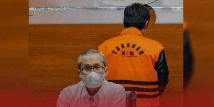 Tersangka eks Bupati Tanah Bumbu, Kalimantan Selatan, Mardani H. Maming ketika dilakukan upaya paksa penahanan oleh KPK, Jumat (28/7/2022) dini hari. (Dokumen KPK)