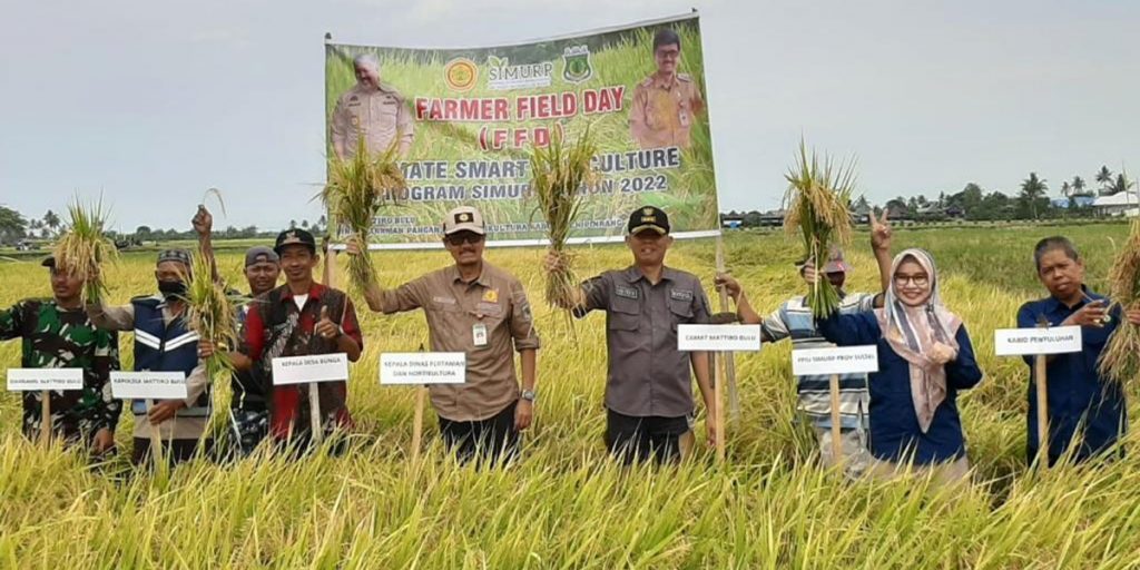 Petani Diberdayakan melalui Metode FFD - farmer field day - www.indopos.co.id