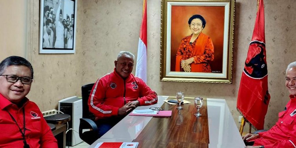 Sanksi Teguran Keras Menanti Dewan Kolonel - hasto n ganjar - www.indopos.co.id