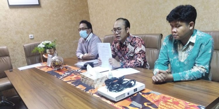 Kuasa hukum Lombok TV, Gede Aditya Pratama memberikan keterangan sehubungan dengan acara Hitung Mundur Analog Switch Off (ASO) Jabodetabek. Foto: Istimewa