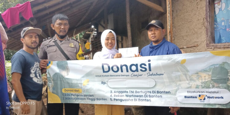 Banten Network dan Pokja Relawan Banten menyalurkan bantuan untuk korban gempa bumi di Cianjur dan Sukabumi. Foto: Istimewa
