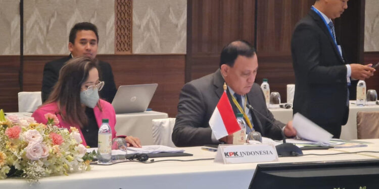 Ketua KPK Firli Bahuri saat mengikuti pertemuan tingkat tinggi antar negara-negara ASEAN yang tergabung dalam forum ASEAN Parties Against Corruption (ASEAN-PAC), di Phnom Penh, Kamboja. Foto: Humas KPK