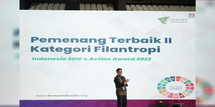 Dompet Dhuafa berhasil mendapatkan anugerah sebagai Pemenang Terbaik II Kategori Filantropi Indonesia SDG’s Action Award 2022. Foto: Dokumen Dompet Dhuafa