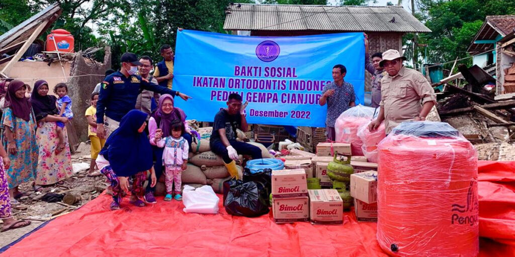 Ikatan Ortodontis Indonesia Salurkan Bantuan Logistik untuk Korban Gempa Cianjur - ikordi baksos - www.indopos.co.id