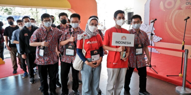Tim Indonesia dalan Kompetisi IOI 2022. Foto: Kemdikbudristek