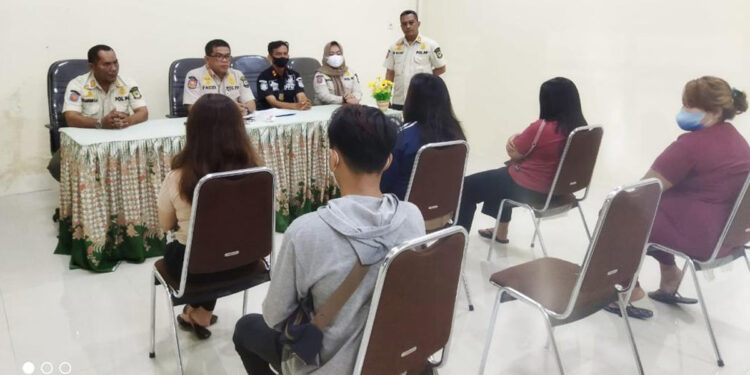 Sejumlah pelaku prostitusi online di wilayah Kota Tangerang terjaring operasi Satpol PP. Foto: Istimewa