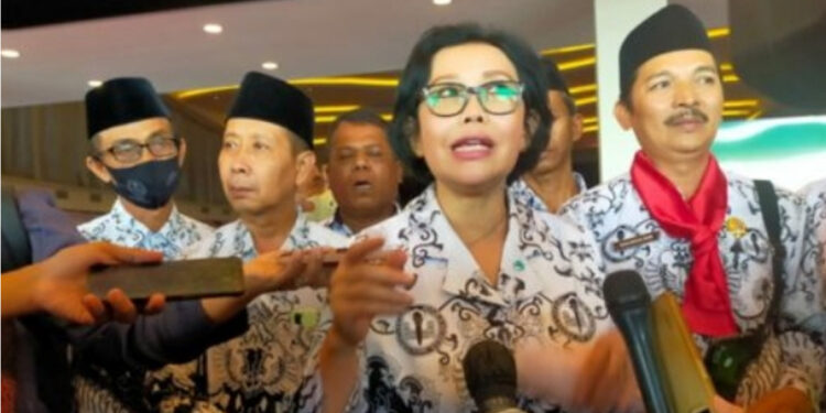 Ketua Umum Pengurus Besar Persatuan Guru Republik Indonesia (PGRI) Prof Unifah Rosyidi. Foto: PGRI untuk INDOPOS.CO.ID