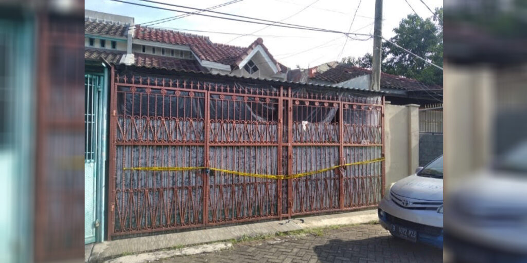 Sekeluarga Meninggal di Jakbar Kondisinya Tak Wajar, Polisi: Kasus Sangat Jarang - rumah kalideres - www.indopos.co.id
