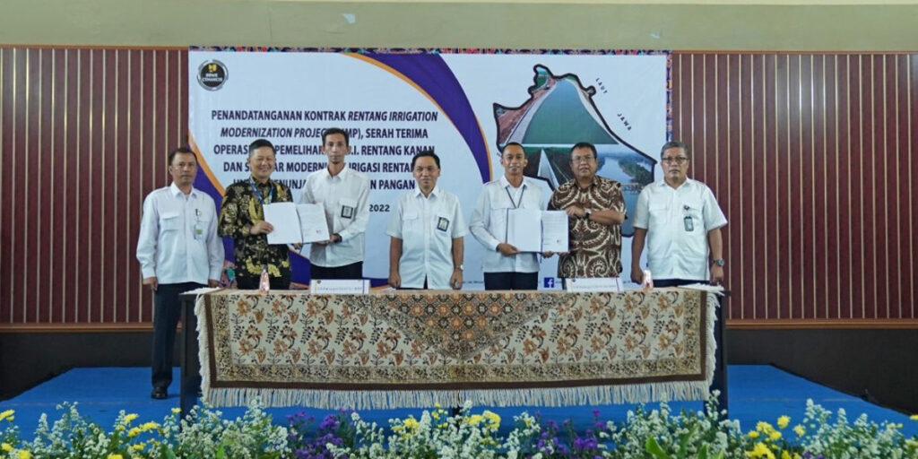 Hutama Karya Garap Modernisasi Irigasi Rentang di Indramayu - HK - www.indopos.co.id