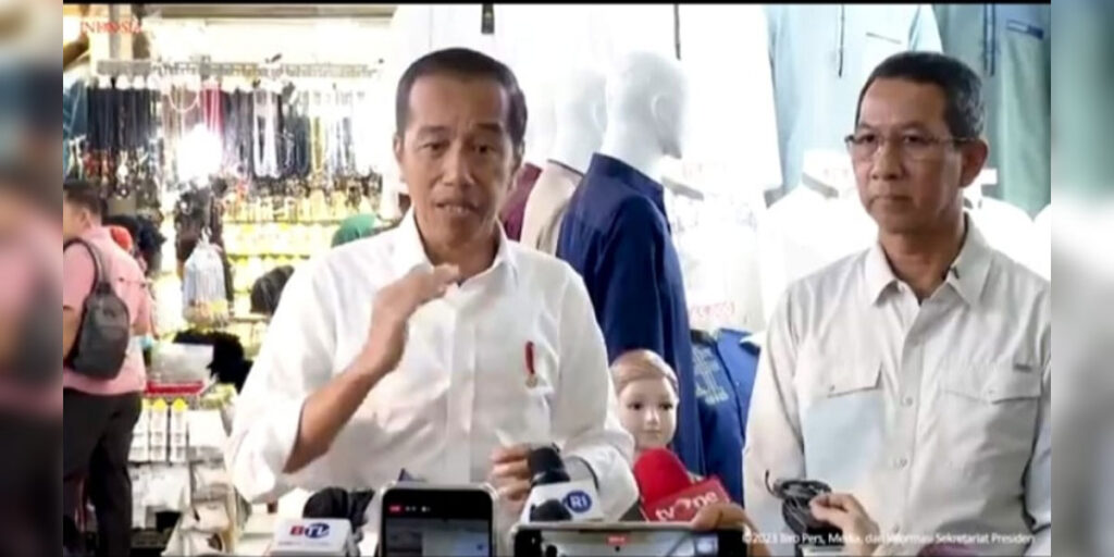 Soal Reshuffle di Tahun 2023, Jokowi Bilang Begini - Kunjungan Pasar Tanah Abang - www.indopos.co.id