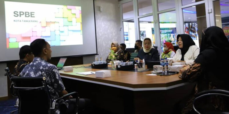 Komisi I DPRD Kota Sukabumi melakukan studi banding penerapan Sistem Pemerintahan Berbasis Elektronik (SPBE) ke Pemerintah Kota (Pemkot) Tangerang. Foto: Humas Pemkot Tangerang