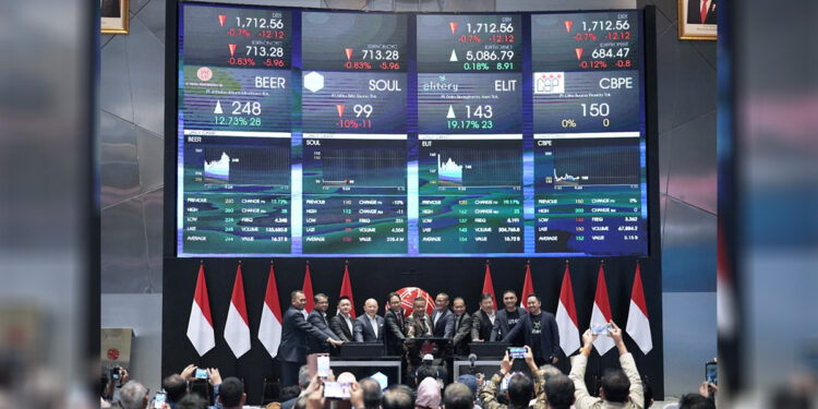 PT Data Sinergitama (ELIT) resmi tercatat di Bursa Efek Indonesia (BEI) pada 6 Januari 2023. Foto: Dokumen PT Data Sinergitama