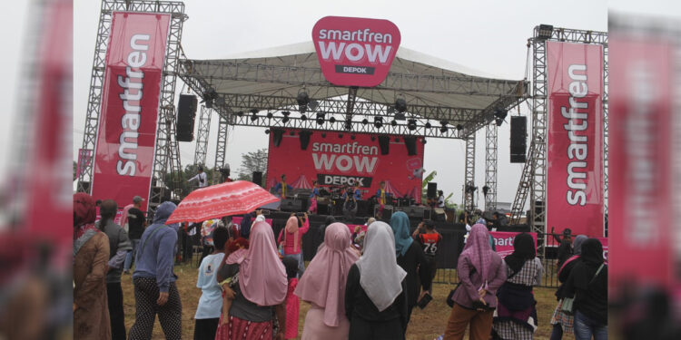 Festival usaha mikro, kecil dan menengah (UMKM) Smartfren WOW 100% Depok. Foto: Smartfren for INDOPOS.CO.ID