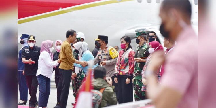 Jokowi-di-kota-Balige