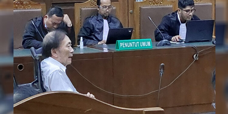 Pemilik PT. Duta Palma Group, Surya Darmadi saat disidang di Pengadilan Tindak Pidana Korupsi pada Pengadilan Negeri Jakarta Pusat pada Rabu (15/2/2023).