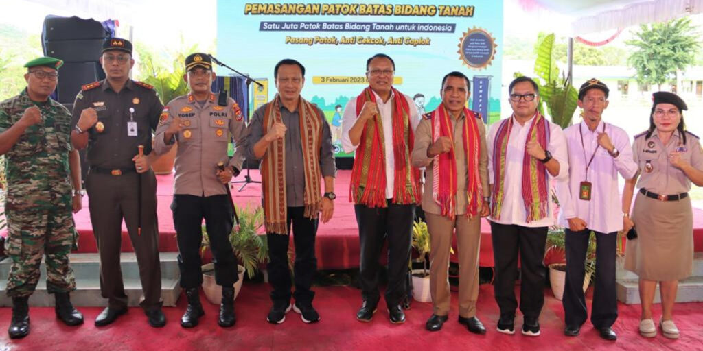Merawat Kedaulatan NKRI melalui Pemasangan Tanda Batas Bidang Tanah - atr 1 - www.indopos.co.id