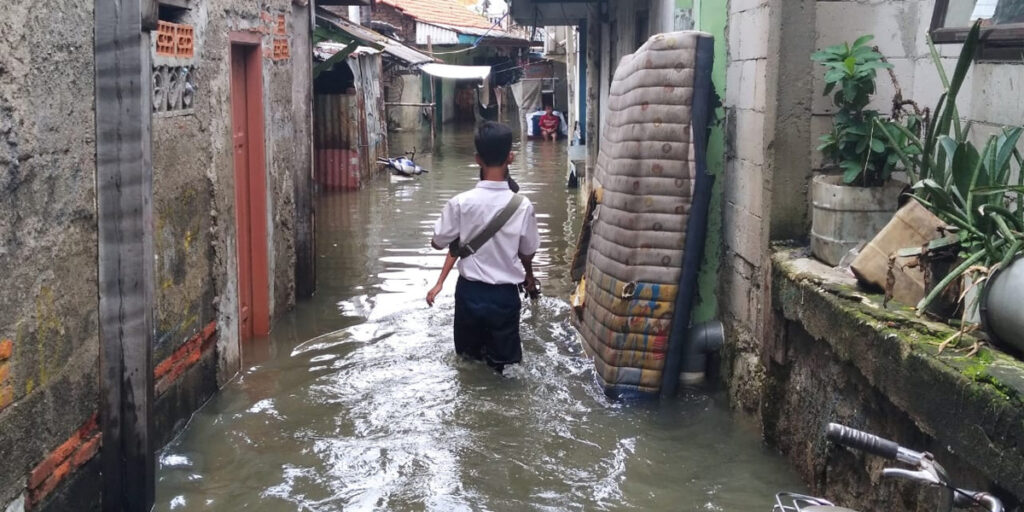 24 RT di Jakarta Terendam Banjir, Jakbar Paling Banyak - banjir jkt - www.indopos.co.id