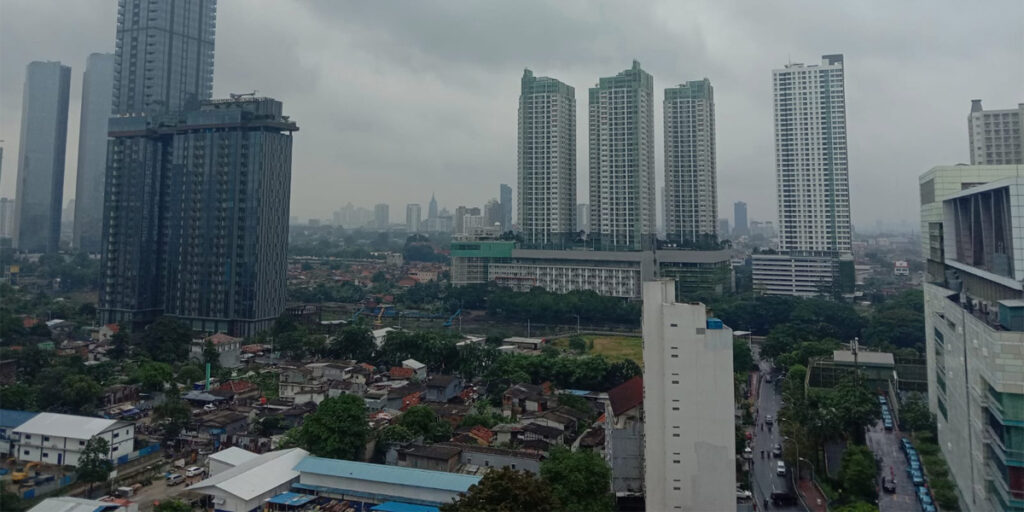 BMKG Perkirakan Wilayah Jakarta Hujan Ringan pada Malam Hari - berawan mendung - www.indopos.co.id