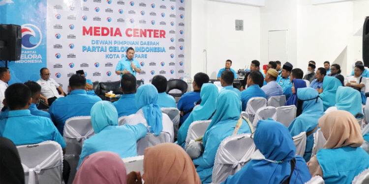 Ketua Umum Partai Gelora Indonesia Anis Matta dalam diskusi dengan media di kantor DPD Partai Gelora Parepare, Parepare, Sulawesi Selatan (Sulsel) Sabtu (25/2/2023). Foto: Partai Gelora for INDOPOS.CO.ID