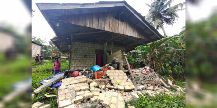 Kondisi bangunan rumah warga rusak pascagempa magnitudo 5,4 mengguncang Jayapura. (Dokumen BPBD Kota Jayapura)