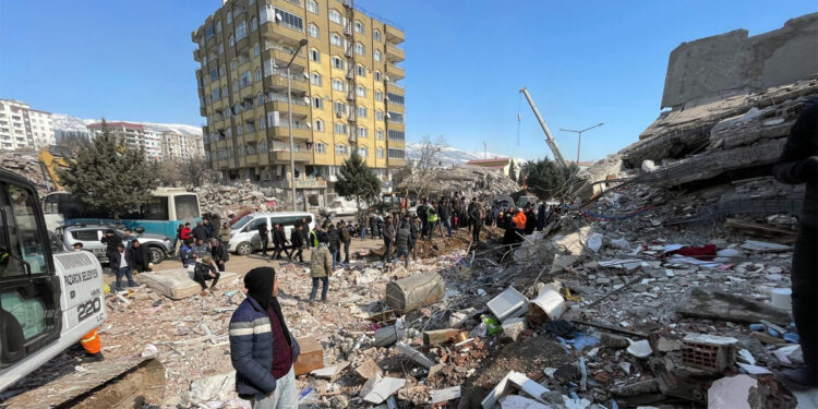 Pemandangan kehancuran di Kahramanmaras, Turki tengah, setelah gempa. Foto: news.sky.com