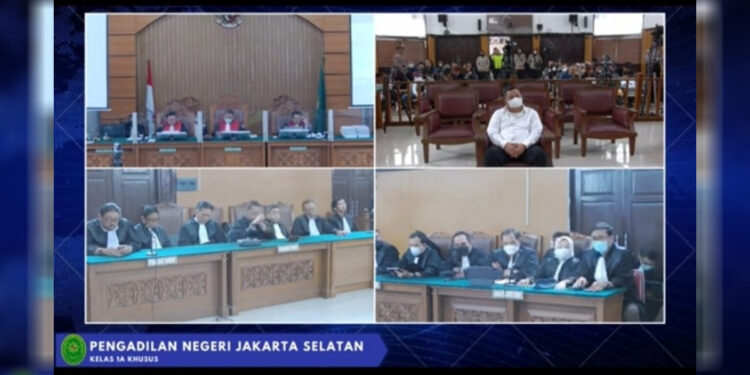 Tangkapan layar pembacaan putusan terdakwa Kuat Maruf terkait kasus pembunuhan berencana Brigadir J di PN Jaksel, Selasa (14/2). (YouTube PN Jaksel)