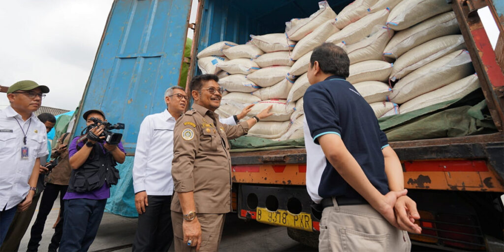 Beras Sumsel Masuk PIBC, Mentan Pastikan Kebutuhan Untuk DKI Jakarta dan Nasional Aman - mentan cek beras - www.indopos.co.id