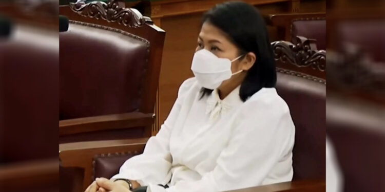 Terdakwa Putri Candrawathi menjalani sidang lanjutan kasus pembunuhan berencana Brigadir J di PN Jaksel. Foto: Tangkapan Layar YouTube Polri Tv Radio