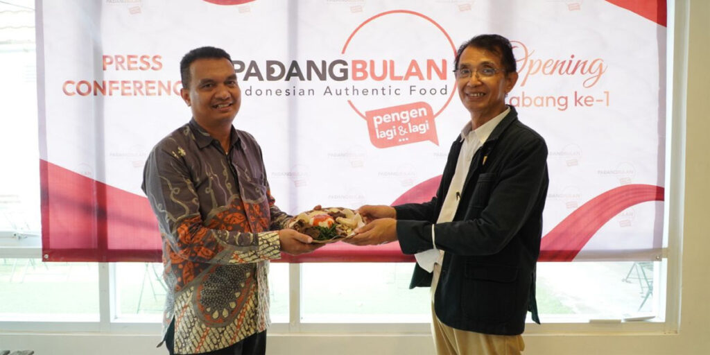 Targetkan IPO dan Ratusan Cabang dalam Tiga Tahun, Padang Bulan Hadirkan Konsep Resto Modern dan Terjangkau - resto - www.indopos.co.id