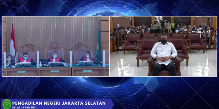 Terdakwa Ferdy Sambo menjalani sidang lanjutan di PN Jaksel untuk menanti putusan vonis dalam kasus pembunuhan berencana Brigadir J pada Senin (13/2). Foto: Tangkapan layar YouTube PN Jakarta Selatan
