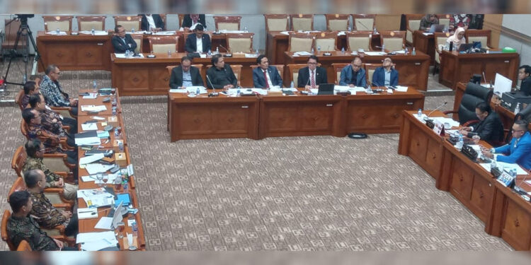 Rapat Dengar Pendapat Komisi III DPR dengan Komite Koordinasi Nasional Pencegahan dan Pemberantasan Tindak Pidana Pencucian Uang (Komite TPPU), Rabu (29/3/2023). Foto: Feris Pakpahan/INDOPOS.CO.ID