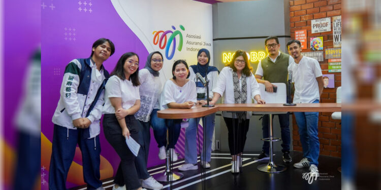 Asosiasi Asuransi Jiwa Indonesia (AAJI) meresmikan Studio Podcast untuk mendukung peningkatan program edukasi dan literasi melalui kanal digital. Foto: Dok. AAJI