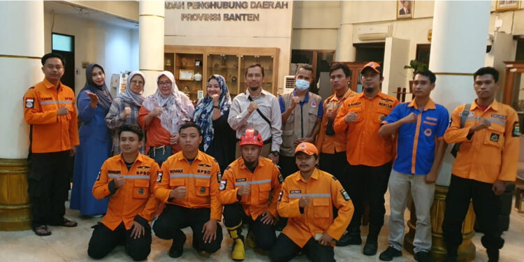 Para personil BPBD Banten dan pegawai Badan Kantor Penghubung Pemprov Banten di Jakarta. Foto : istimewa