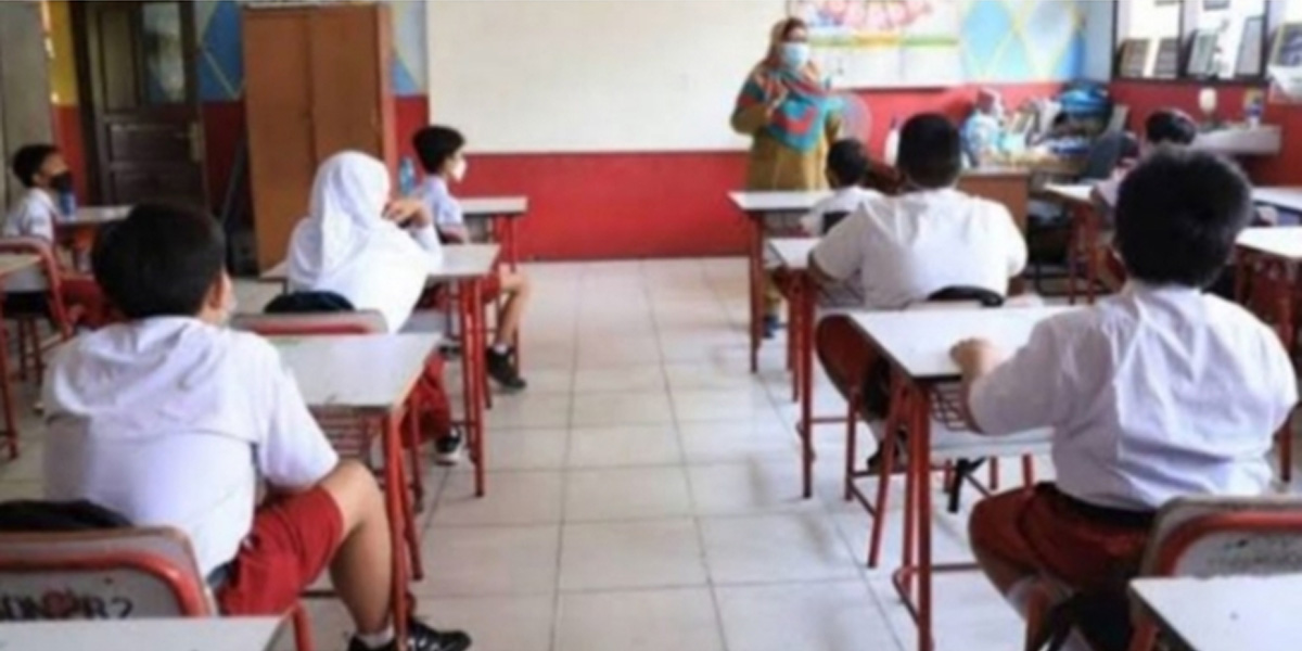 Duh, 500 Guru di DKI Dua Tahun Tidak Terima Gaji - guru siswa belajar mengajar - www.indopos.co.id